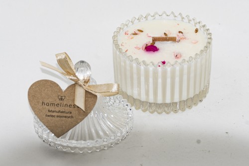 Świeca sojowa różowy pieprz konwalia wanilia